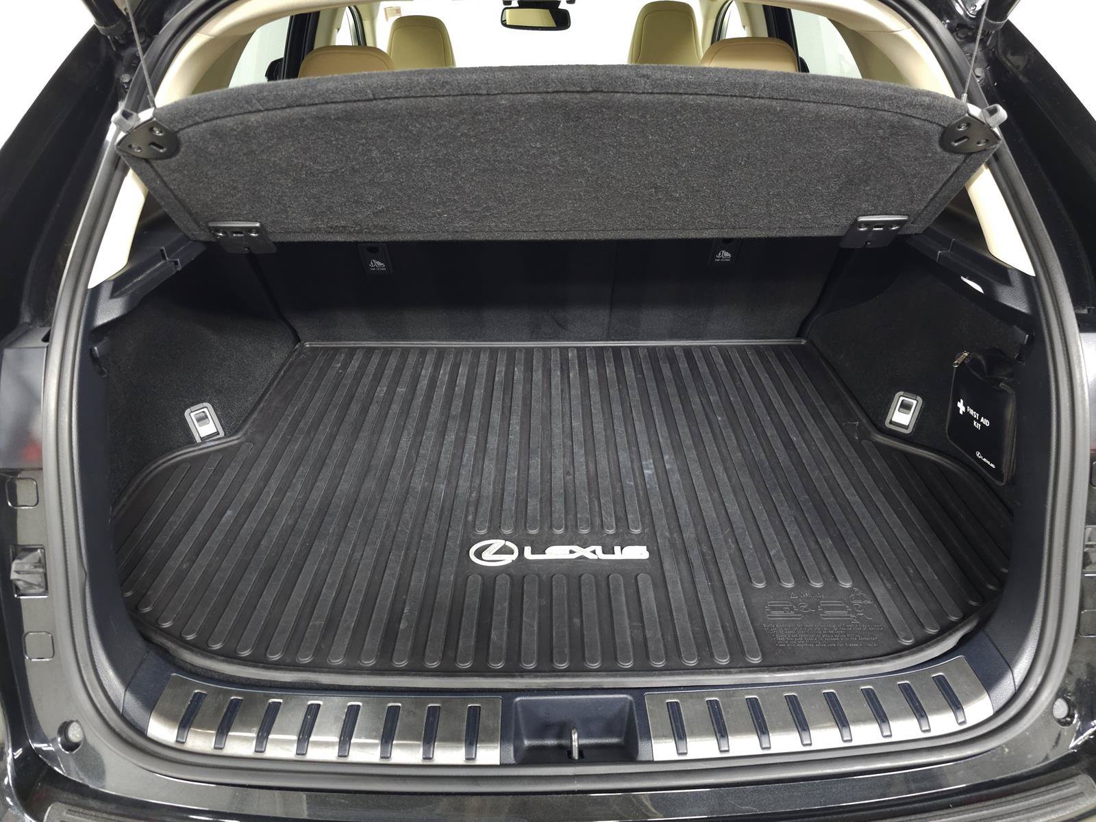 Used 2018 Lexus NX 300h AWD w/ Luxury Package image 7