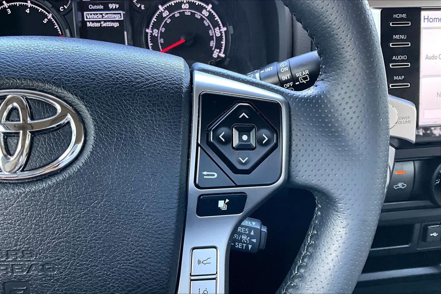 Used 2022 Toyota 4Runner SR5 Premium w/ Moonroof Package RWD image 23