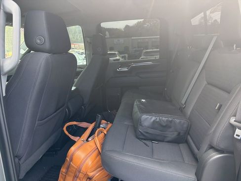 Used 2024 GMC Sierra 2500 SLE w/ SLE Value Package; image 10