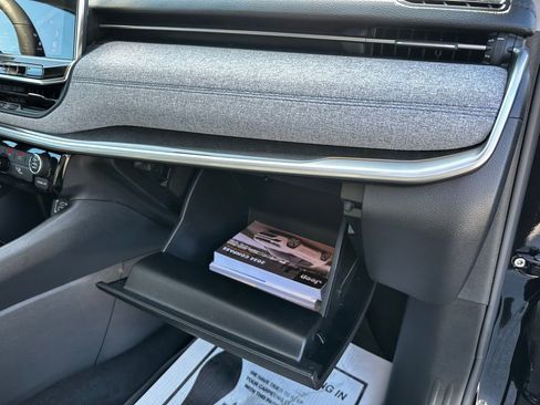 Used 2022 Jeep Compass Latitude image 39