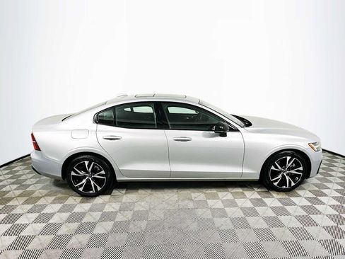 Used 2025 Volvo S60 B5 Core image 8