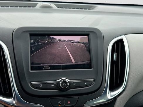 Used 2023 Chevrolet Equinox LS FWD image 13