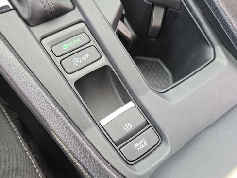 Certified 2025 Honda Accord SE image 18