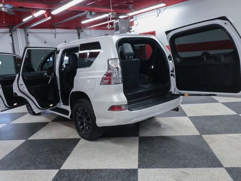 Used 2022 Lexus GX 460 Premium w/ Premium Plus Package AWD/4WD image 30