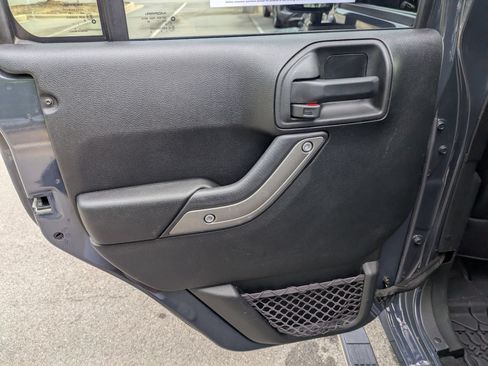 Used 2018 Jeep Wrangler Unlimited Sport AWD/4WD image 27