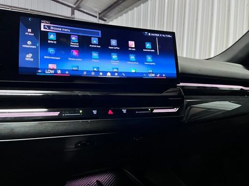 Used 2025 BMW 530i RWD image 14