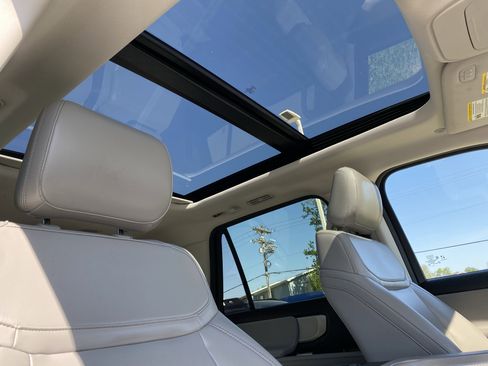 Used 2025 Ford Expedition Max Active AWD/4WD image 5