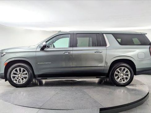 Used 2023 Chevrolet Suburban Premier image 3