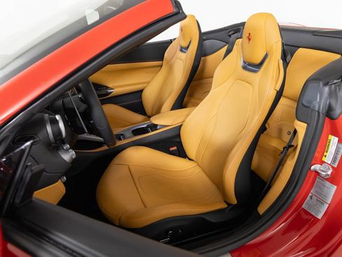 Used 2020 Ferrari Portofino image 5