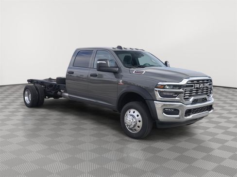 New 2026 RAM 5500 Tradesman w/ Chrome Appearance Group image 2