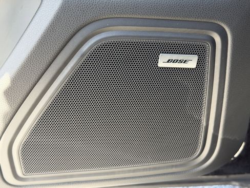 Certified 2025 Porsche Macan AWD/4WD image 25