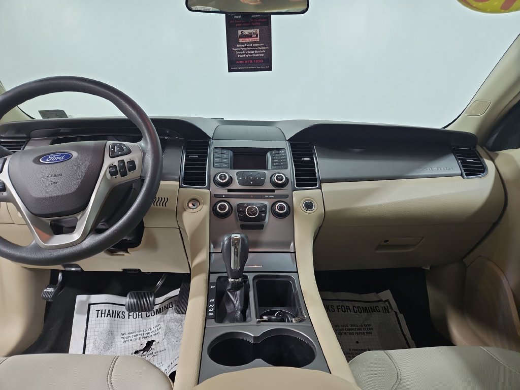 Used 2018 Ford Taurus SE FWD image 18