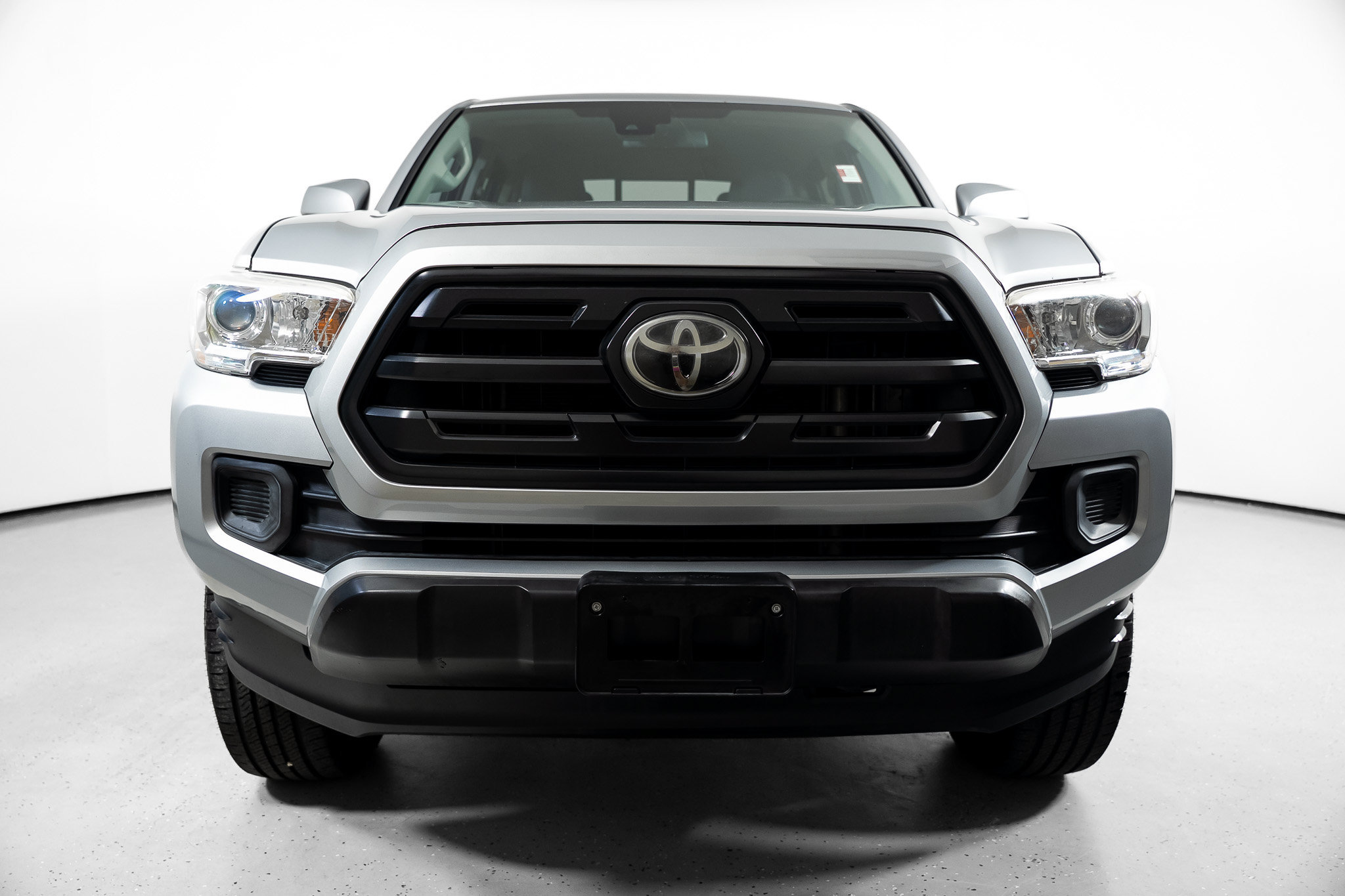 Used 2019 Toyota Tacoma SR w/ SR Convenience Package RWD image 18