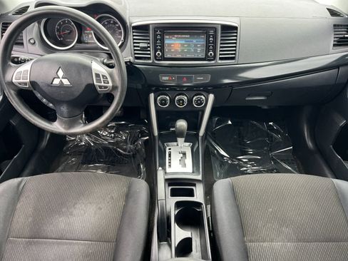 Used 2017 Mitsubishi Lancer ES image 3