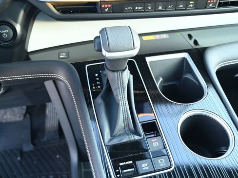 Used 2025 Toyota Sienna XSE image 29