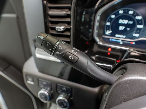 Used 2023 GMC Sierra 1500 SLE image 26