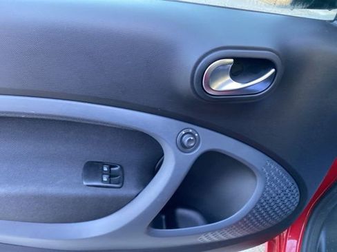 Used 2017 smart fortwo electric drive image 22