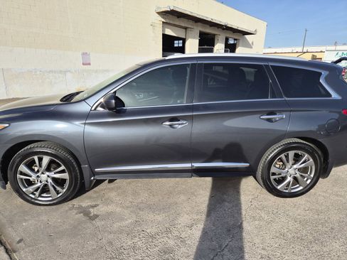 Used 2013 INFINITI JX35 AWD w/ Premium Pkg image 2