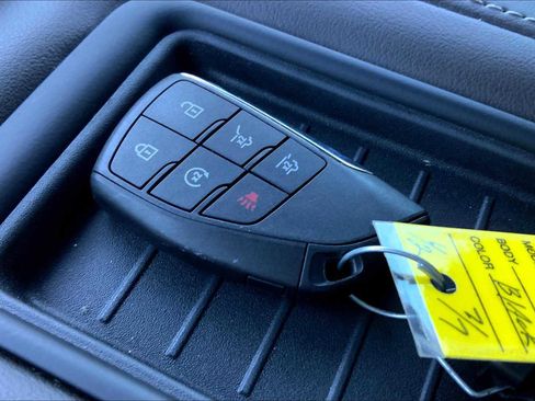 Used 2023 Chevrolet Tahoe Z71 w/ Luxury Package image 28