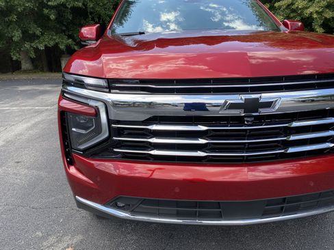 Used 2025 Chevrolet Tahoe LT w/ Comfort Package AWD/4WD image 14