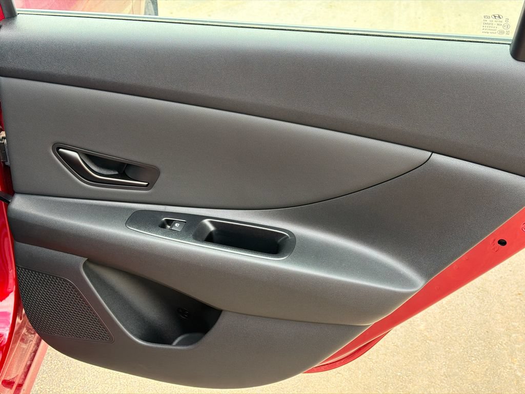 Certified 2025 Hyundai Elantra Sport FWD image 13