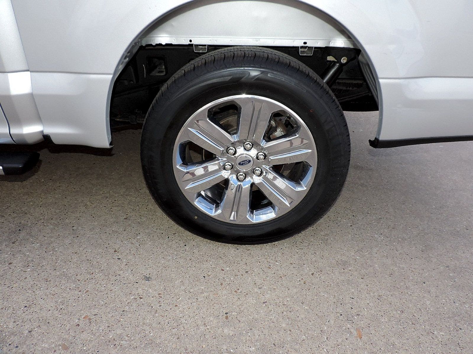 Used 2019 Ford F150 XLT w/ Equipment Group 302A Luxury RWD image 9