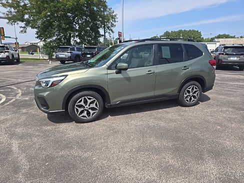 Used 2021 Subaru Forester Premium AWD/4WD image 4