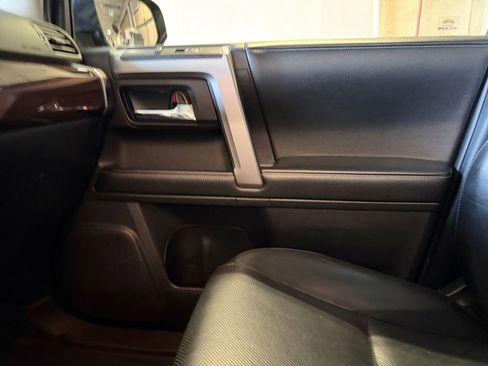 Used 2014 Toyota 4Runner Limited image 35