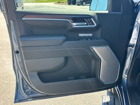 New 2026 GMC Sierra 1500 Denali w/ Denali Reserve Package AWD/4WD image 11