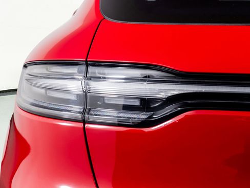 Used 2024 Porsche Macan GTS image 12