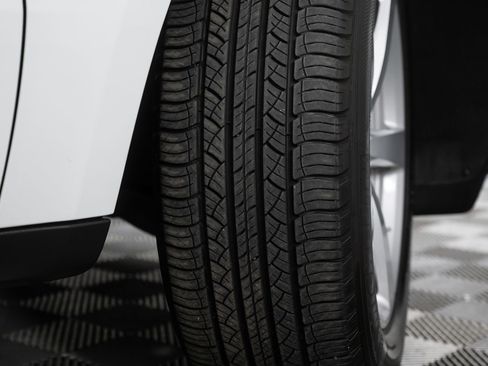 Used 2018 Porsche Macan image 45