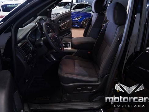 Used 2024 Nissan Titan SV w/ SV Bronze Edition Package AWD/4WD image 27