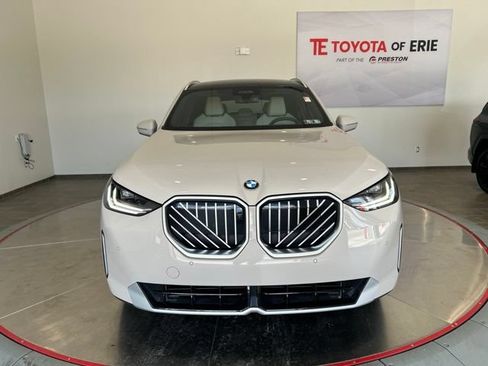 Used 2025 BMW X3 xDrive30i w/ Premium Package AWD/4WD image 2
