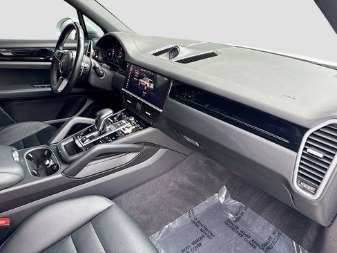 Certified 2021 Porsche Cayenne AWD/4WD image 27