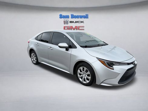 Used 2024 Toyota Corolla LE image 2