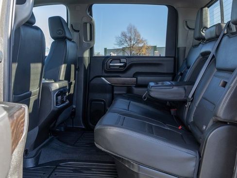 Used 2022 GMC Sierra 3500 Denali image 8
