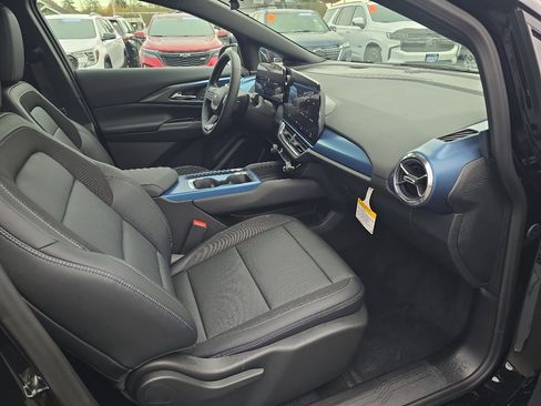 New 2026 Chevrolet Equinox EV LT AWD/4WD image 17