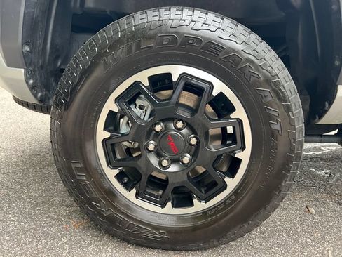 Used 2024 Toyota Tacoma TRD Off-Road w/ TRD Off Road Premium Package AWD/4WD image 19