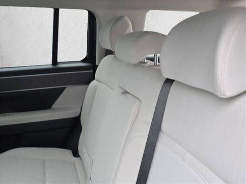 New 2026 Hyundai Santa Fe SE image 18