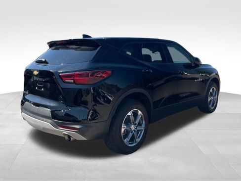 Used 2023 Chevrolet Blazer LT FWD image 5