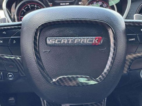 Used 2018 Dodge Challenger R/T Scat Pack w/ Leather Interior Group RWD image 29