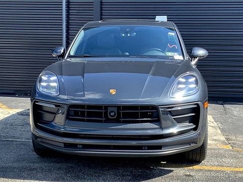 Used 2023 Porsche Macan image 13