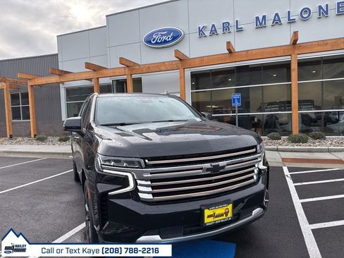 Used 2024 Chevrolet Suburban High Country w/ Advanced Technology Package image 3