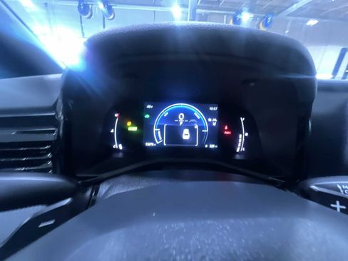 Used 2025 Toyota Camry SE image 22