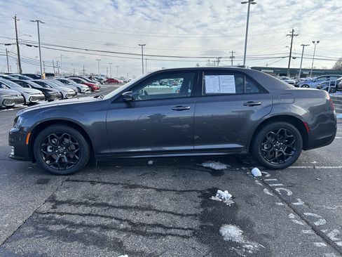 Used 2023 Chrysler 300 Touring L w/ Popular Equipment Group image 4