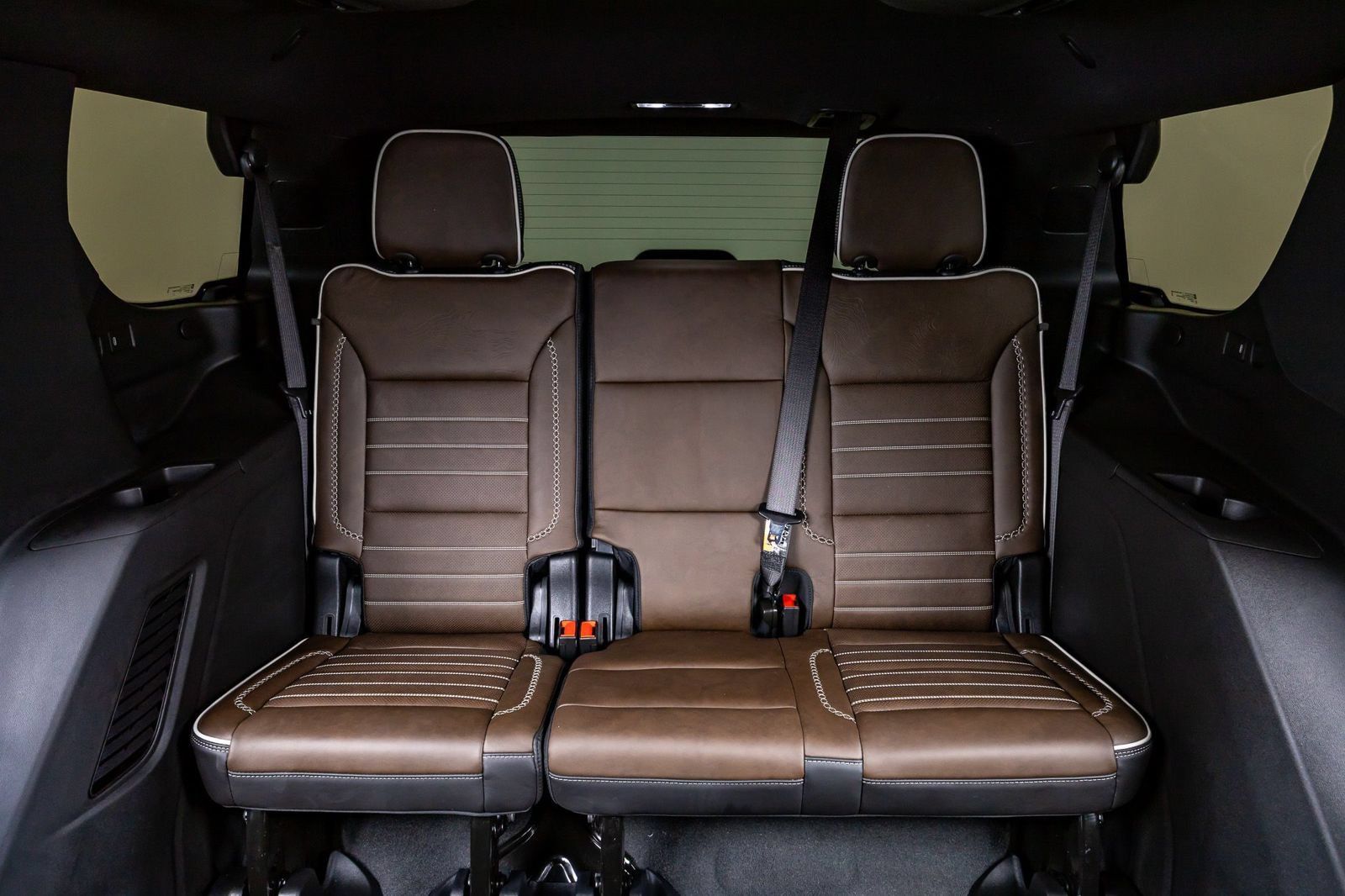 Used 2026 GMC Yukon Denali Ultimate w/ LPO, Floor Liner Package AWD/4WD image 37