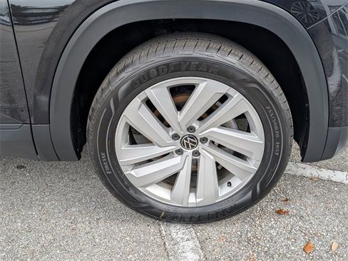 Used 2021 Volkswagen Atlas Cross Sport SE image 9