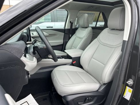 New 2026 Ford Explorer Active w/ Active Comfort Package AWD/4WD image 17