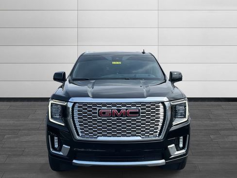 Used 2023 GMC Yukon XL Denali w/ Denali Reserve Package image 8