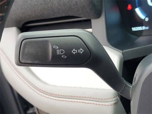 Used 2025 Ford Explorer Active w/ Active Comfort Package image 20